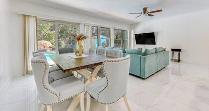 Spacious Jacksonville Home: 6 Mi to Downtown!