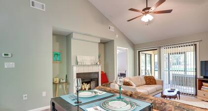 Pet-friendly Lakeland Condo w/ Screened Porch!