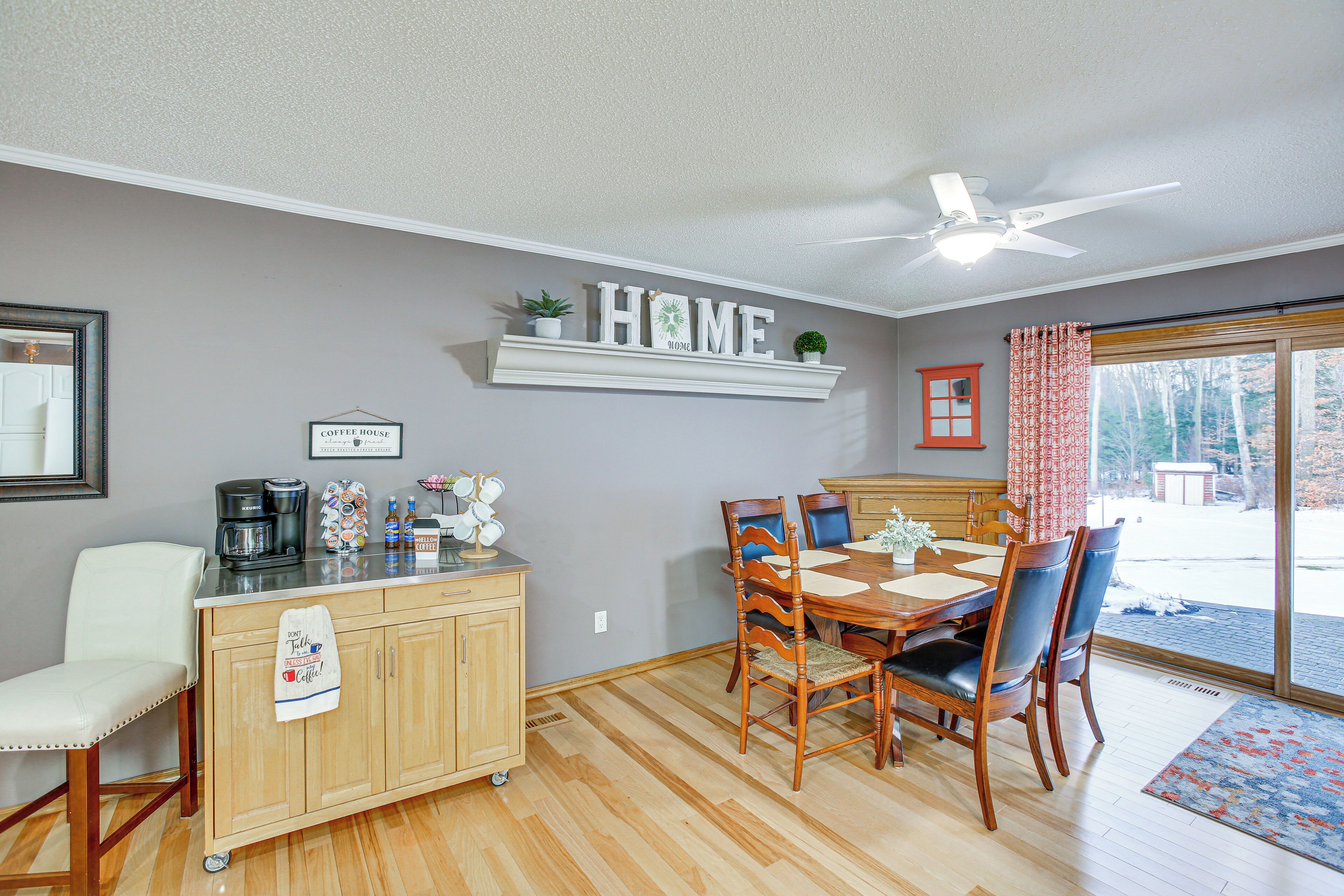 House (3 Bedrooms) | Interior