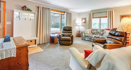 Cozy Michigan Retreat Near Sleeping Bear Dunes!