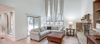 Serene Pine Mountain Club Home w/ Pool Access!