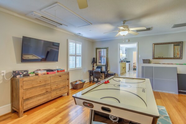 Interior - Near the Sand! Myrtle Beach Home w/ Saltwater Pool (Myrtle Beach)