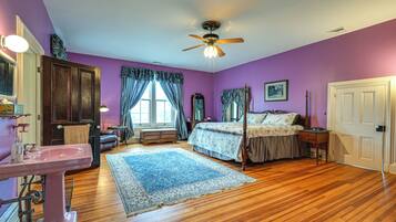 House (6 Bedrooms) | Interior