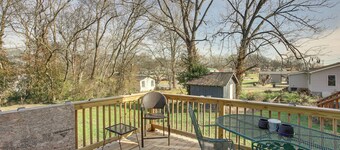 Pet-friendly Gallatin Home w/ Deck, 1 Mi to Town!