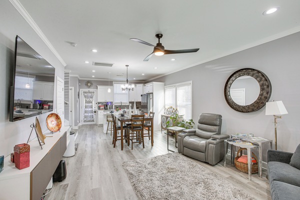 House (3 Bedrooms) | Interior