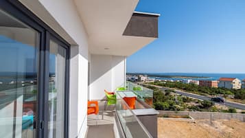 Apartment, 1 Bedroom, Balcony, City View | Property grounds