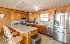 Køleskab, mikrobølgeovn, ovn, opvaskemaskine