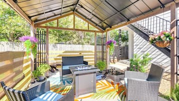 Apartment (3 Bedrooms) | Front of property