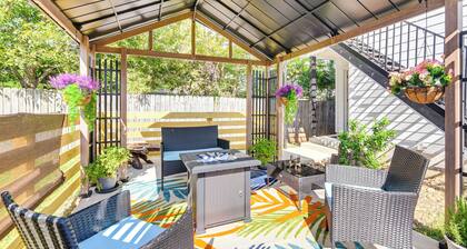 South Houston Townhome w/ Patio & Gas Grill!