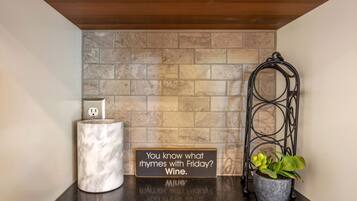 House, 2 Bedrooms | Bathroom | Free toiletries, towels