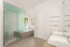 Bathroom - Timeless Ski-in/ski-out Snowmass Mountain Townhome by The Woodrun V Townhouses by RedAwning (Snowmass Village)