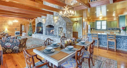 Lakefront Custom-built Mentone Home: Game Room!