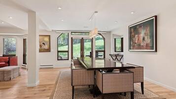 House, 3 Bedrooms | Dining