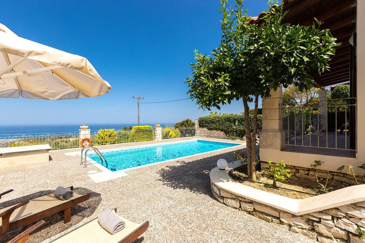 One Bedroom Villa with Private Pool (Vaggelio) | 테라스/파티오