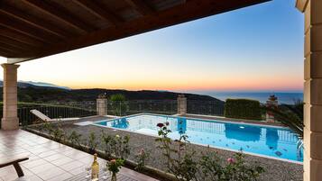 One Bedroom Villa with Private Pool (Argiro) | Terrace/patio