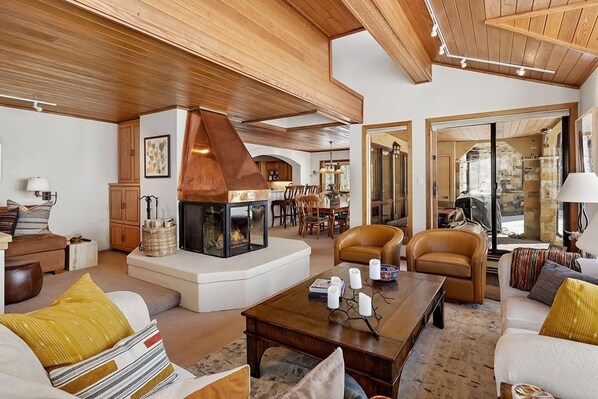 House, 3 Bedrooms | Living area - Ski-in/ski-out Luxury Townhome With Stunning Views by The Woodrun V Townhouses by RedAwning (Snowmass Village)