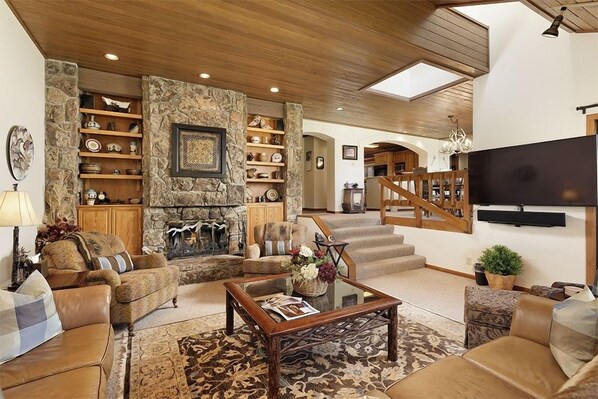Living area - Ski-in/ski-out Luxury In The Heart Of Snowmass by The Woodrun V Townhouses by RedAwning (Snowmass Village)
