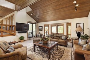 Living area - Ski-in/ski-out Luxury In The Heart Of Snowmass by The Woodrun V Townhouses by RedAwning (Snowmass Village)