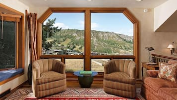 Ferienhaus, 4 Schlafzimmer | Wohnbereich | Fernseher