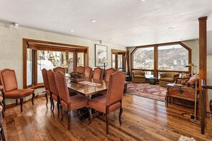 Dining - Ski-in/ski-out Corner Unit Near Sky Cab Gondola by The Woodrun V Townhouses by RedAwning (Snowmass Village)