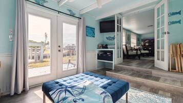 Cottage, 2 Bedrooms | 3 bedrooms, iron/ironing board, free WiFi