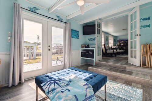 Flamingo Bay Cottage 3 Bedroom Cottage by RedAwning