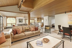House, 3 Bedrooms | Living area