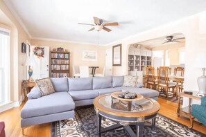 Signature House, Non Smoking, Patio | Living room