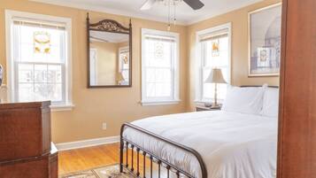 Signature House, Non Smoking, Patio | 4 bedrooms, individually decorated, individually furnished