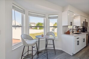 Villa, 3 Bedrooms | Dining