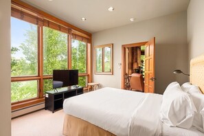 House, 4 Bedrooms - Convenient Townhome With Ski Access And Snowmass View by The Woodrun V Townhouses by RedAwning (Snowmass Village)