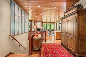 House, 4 Bedrooms | Interior