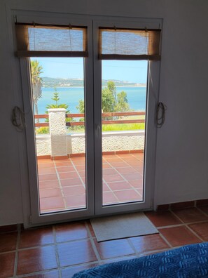 3 chambres, bureau, lit de bébé portatif, Wi-Fi