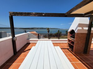Terrace/patio - Villa Lagoavista. Your home away from home. (Nadadouro)