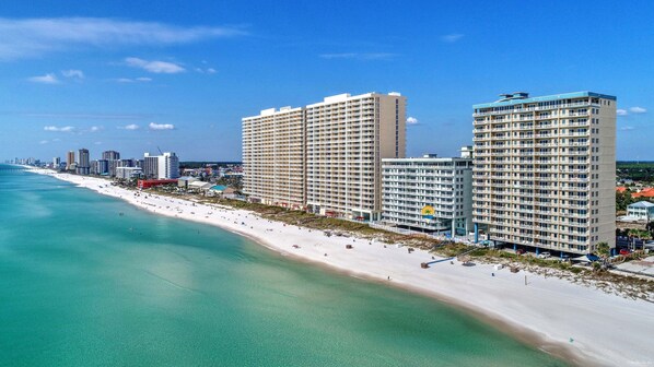On the beach - Marisol 102-Beachfront Corner Condo w/Pool, Grill, FREE Beach Service & Tix! (Panama City Beach)