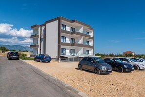 Apartamento, 1 quarto, sacada, vista para a cidade | Fachada