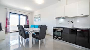 Appartement, 1 chambre, balcon, vue ville | Restauration