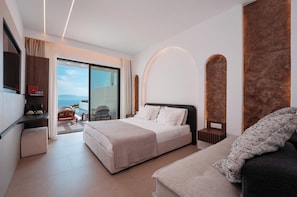Deluxe Suite Sea View with Private Pool | 1 bedroom, premium bedding, in-room safe, desk - Muse of Mykonos  (Mykonos)
