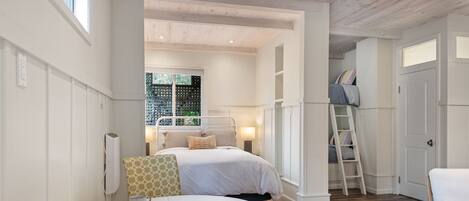 3 bedrooms, desk, iron/ironing board, travel cot