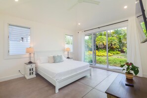 5 bedrooms, desk, WiFi, bed sheets - Pool & Spa, Ocean, Golf on the North Shore (Princeville)