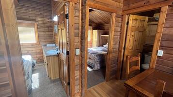 2 bedrooms, internet, bed sheets