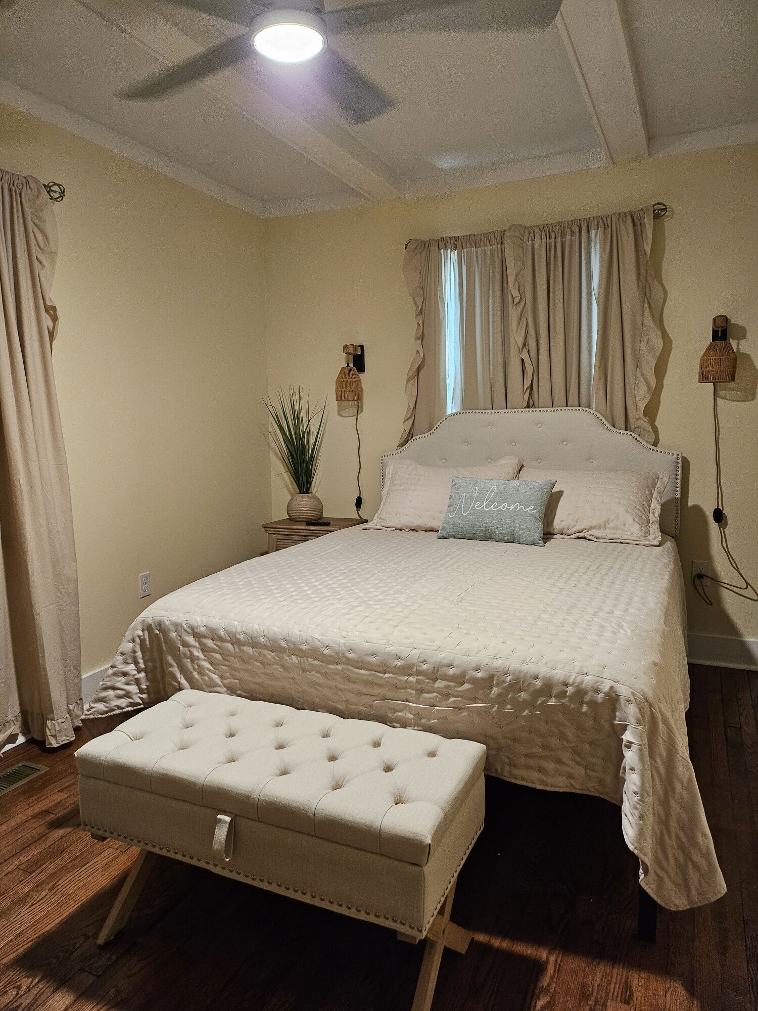 2 bedrooms, iron/ironing board, travel crib, free WiFi
