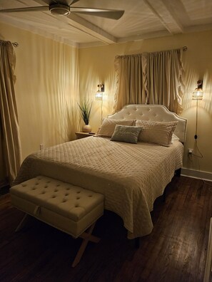 2 slaapkamers, een strijkplank/strijkijzer, reisbedje, gratis wifi