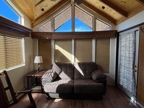 Living area - Cozy "Tiny Home" style Cabin Perfect for Couples and Families (Almont)