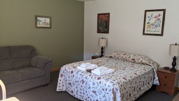 Internet, bed sheets, wheelchair access