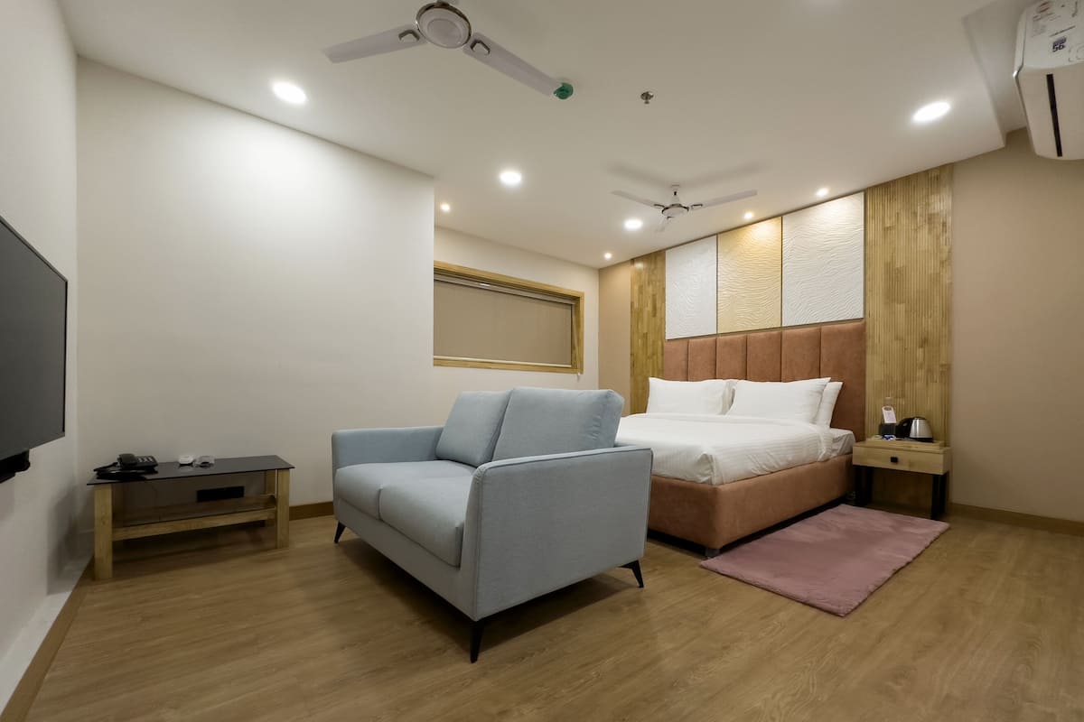 Habitación Deluxe | 2 habitaciones, ropa de cama de alta calidad y escritorio