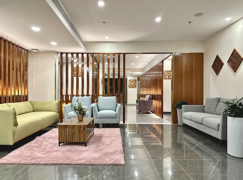 7 Apple Hotel Guruvayur, Kerala