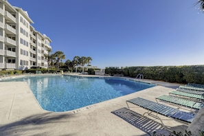 Indoor pool - Sunset Rentals | Seacrest 2405 (Hilton Head Island)