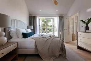 5 bedrooms, WiFi, bed sheets - The Dunes - a luxury holiday home in Constantine Bay (Padstow)