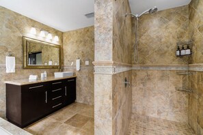 Shower, jetted tub, hair dryer, towels